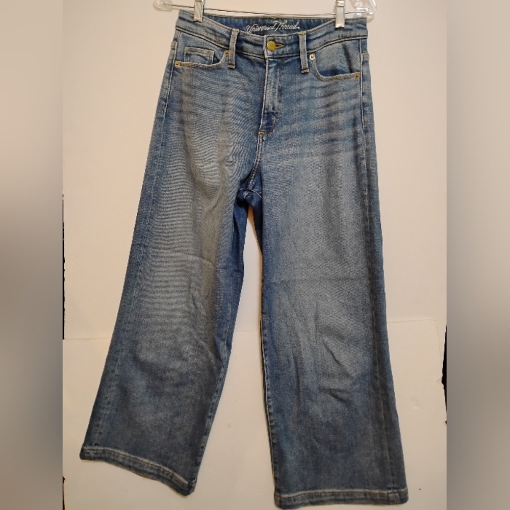 Stylish Blue Jeans Highest Rise Wide Leg Crop UNIVERSAL THREAD TM Size 4/27R